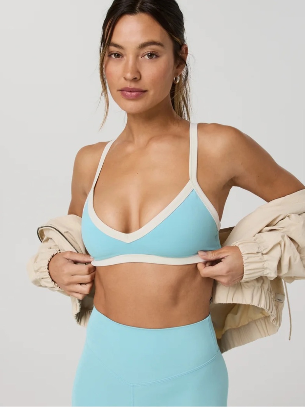 Vuori AllTheForm™ V Neck Bra - Sea Folly